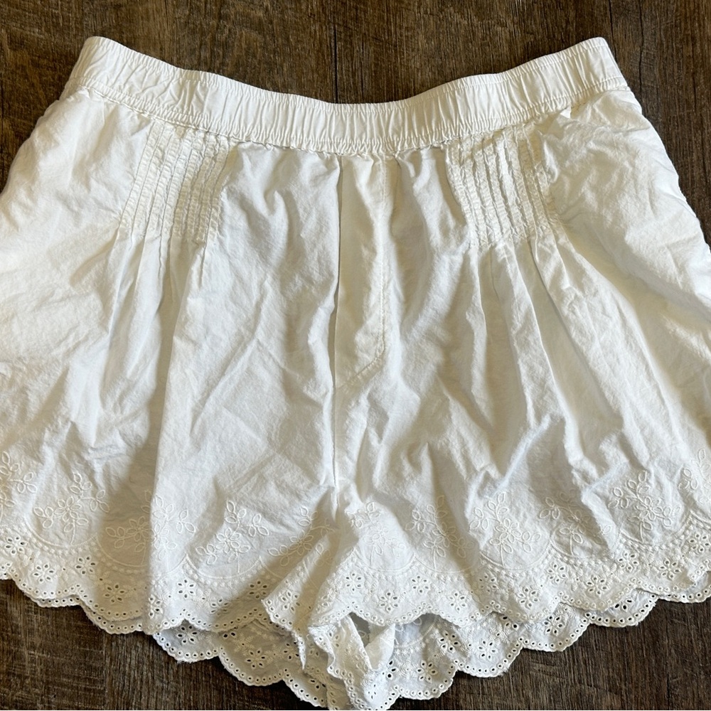 Anthropologie White Eyelet Flowy Women’s Shorts 100% Cotton Size Large
